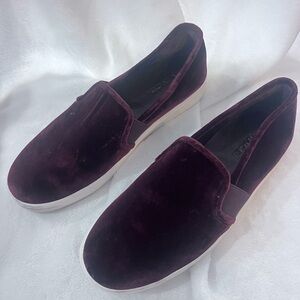 Vince Preston suede maroon Slip-On Sneakers women’s size 7 EUC